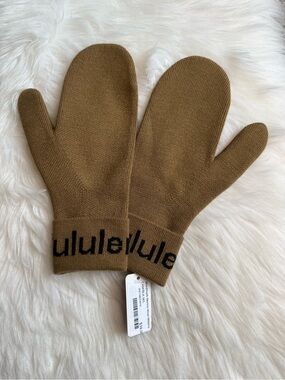 Lululemon Wordmark Merino Wool Mittens M/L CAM BLK New